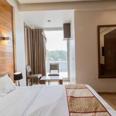 Hotel Kyra Airport Ahmedabad Ngoại thất bức ảnh