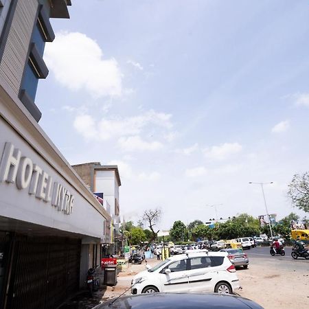 Hotel Kyra Airport Ahmedabad Ngoại thất bức ảnh