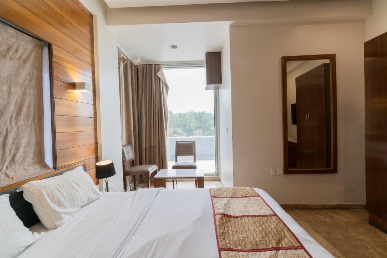 Hotel Kyra Airport Ahmedabad Ngoại thất bức ảnh