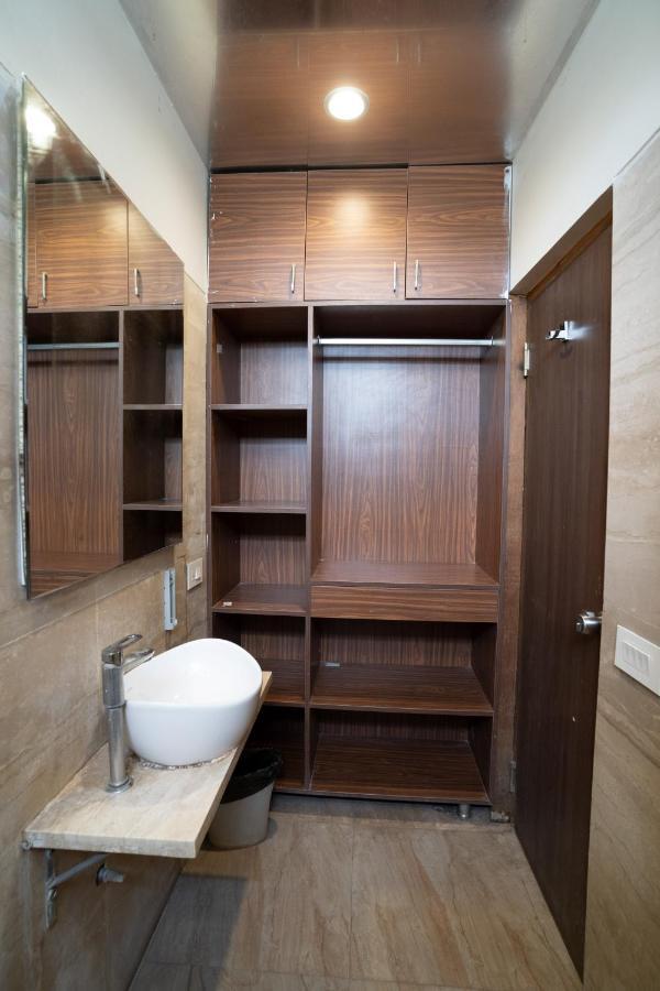 Hotel Kyra Airport Ahmedabad Ngoại thất bức ảnh