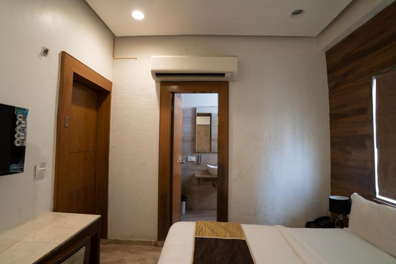 Hotel Kyra Airport Ahmedabad Ngoại thất bức ảnh