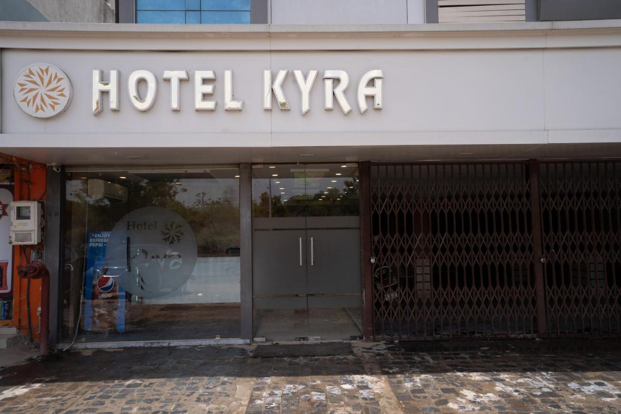 Hotel Kyra Airport Ahmedabad Ngoại thất bức ảnh