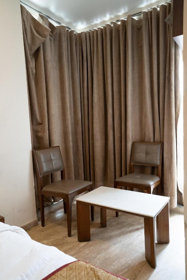 Hotel Kyra Airport Ahmedabad Ngoại thất bức ảnh