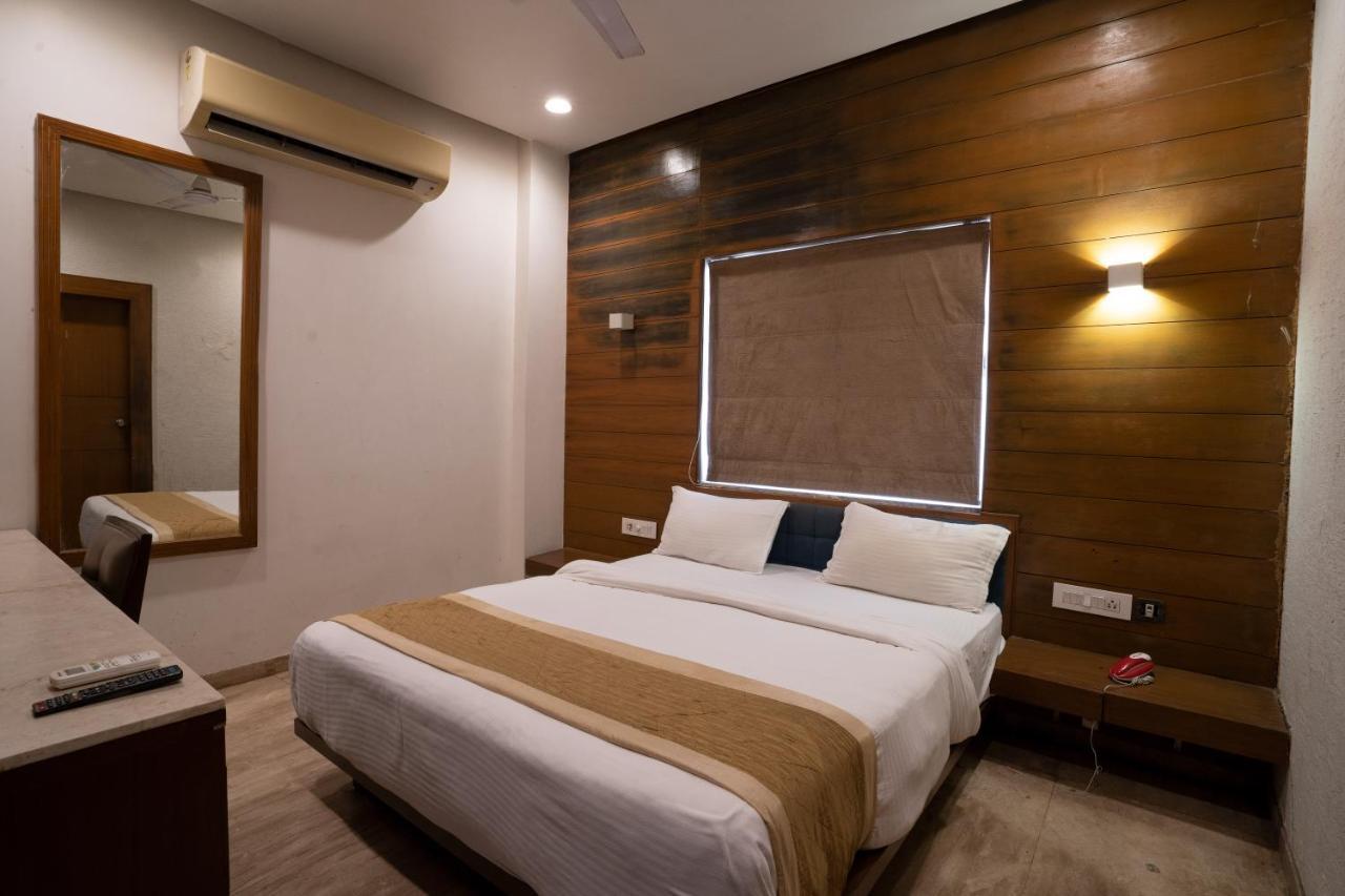 Hotel Kyra Airport Ahmedabad Ngoại thất bức ảnh
