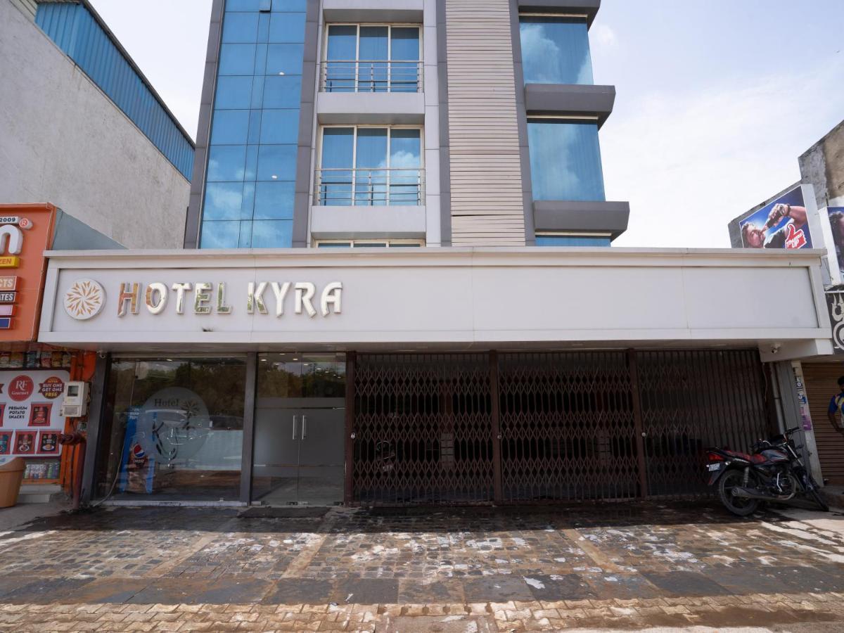 Hotel Kyra Airport Ahmedabad Ngoại thất bức ảnh